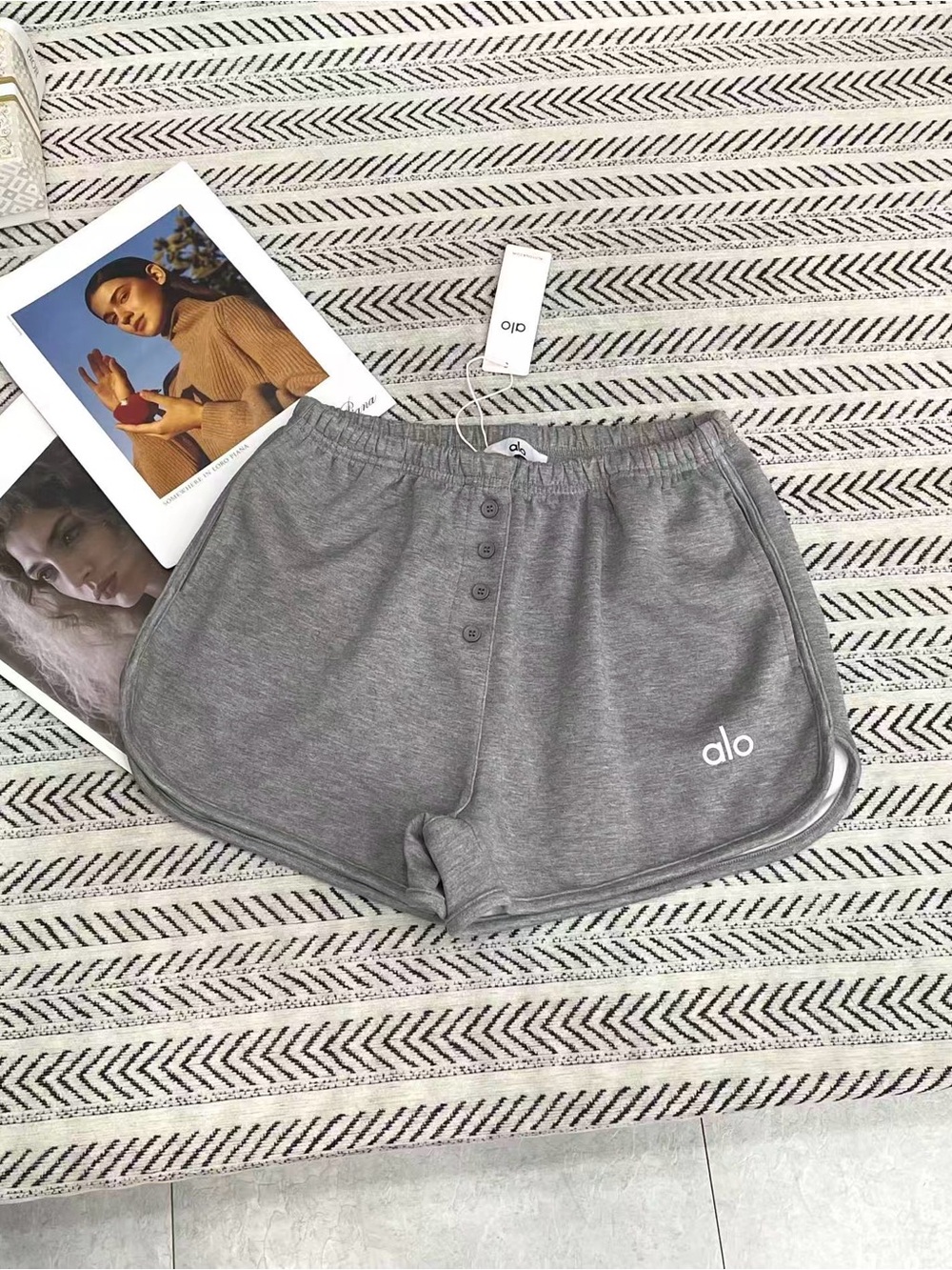 ALO Yoga Gray Elastic-Waist Athletic Shorts